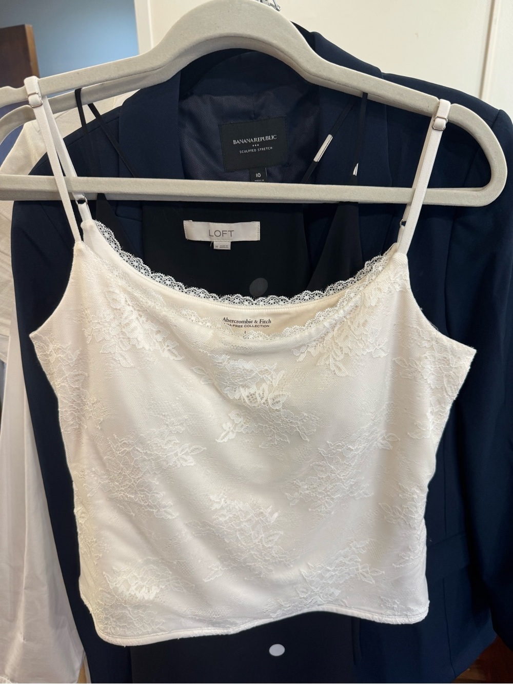 Abercrombie Bra-Free Lace 90s Cami Cream Size L